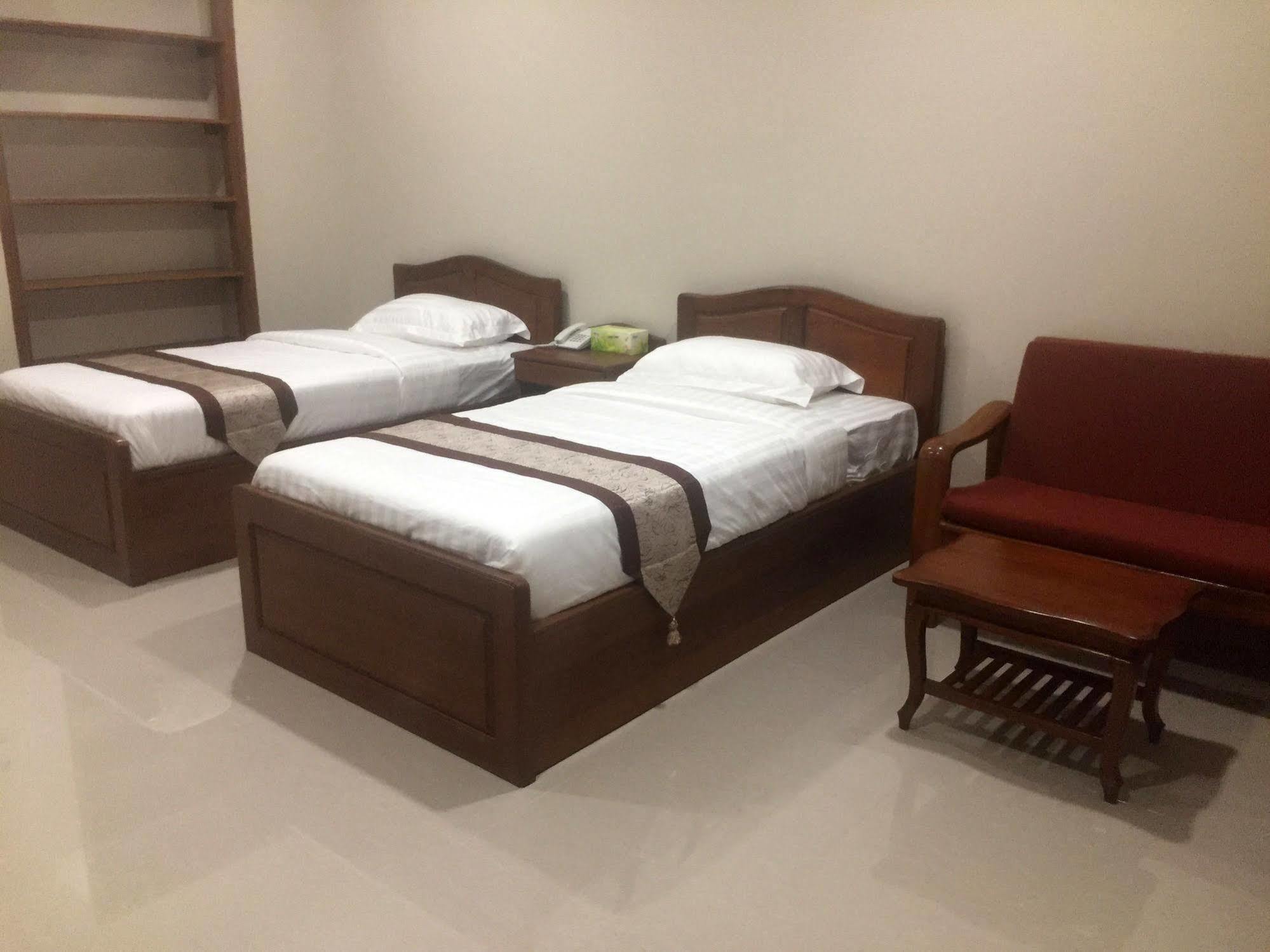 รูบี้ การ์เดน โฮเต็ล Hotel ย่างกุ้ง ภายนอก รูปภาพ